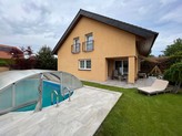 Prodej domu 250 m2 se zahradou 791 m2 a bazénem Hovorčovice